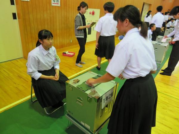 三雲中学校の平成30年度後期生徒会役員選挙で選挙啓発を実施しましたの画像5