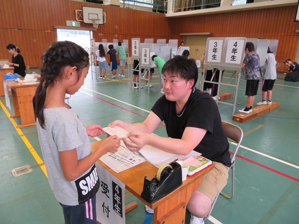 粥見小学校の児童会選挙で選挙啓発事業を実施しましたの画像3