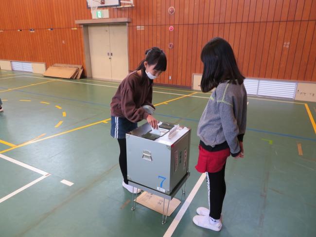 粥見小学校の児童会選挙で選挙啓発事業を実施しましたの画像4