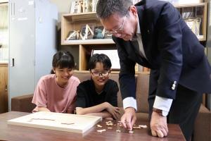 市制20周年記念　木製パズル作製　写真