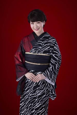 市川由紀乃