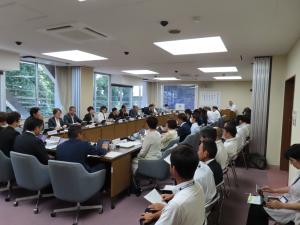 議員全員懇談会