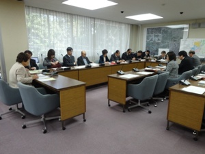 第10回図書館改革調査特別委員会 第1・第2委員会室の写真