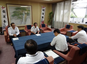 土性沙羅選手金メダル獲得をたたえる要望について写真