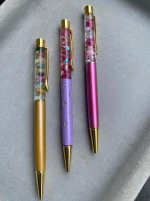 事業所マルシェの製品（ハーバリウムのボールペン）