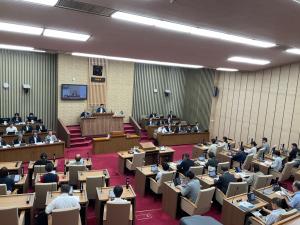 本会議8月18日