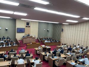 本会議8月23日