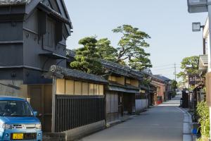 旧長谷川治郎兵衛家前の通りの写真