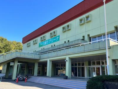 三十三銀行アリーナ外観の画像